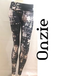 Mesh details yoga leggings